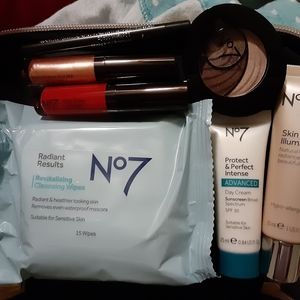The No7 Ulimate Vanity Collection